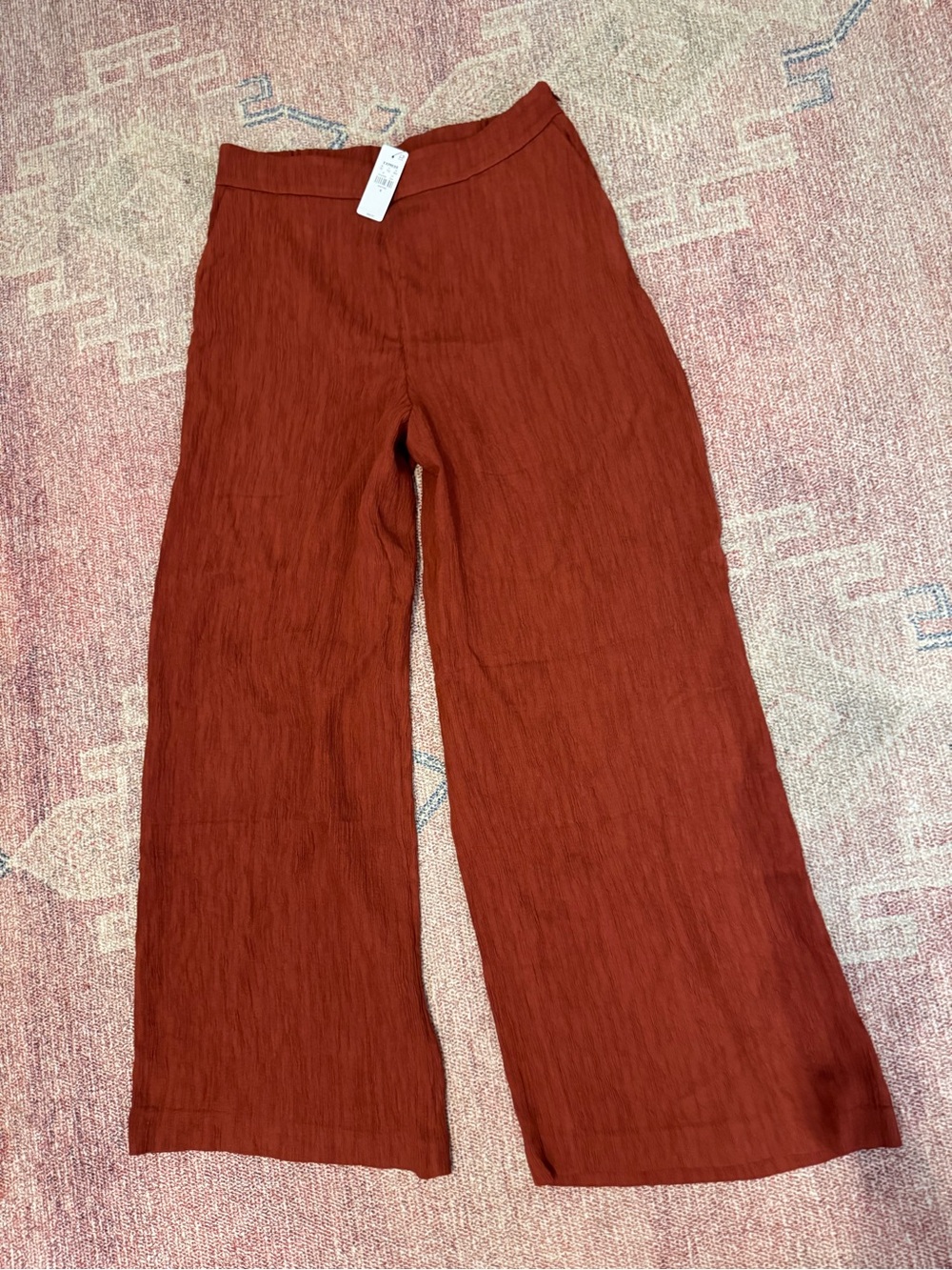 Express high rise wide leg zipper closure burgundy crinkle pants sz med NWT